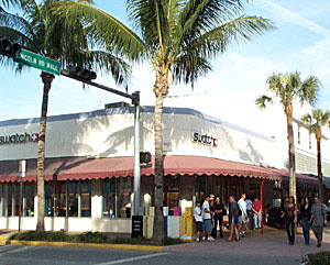 Lincol Road Mall